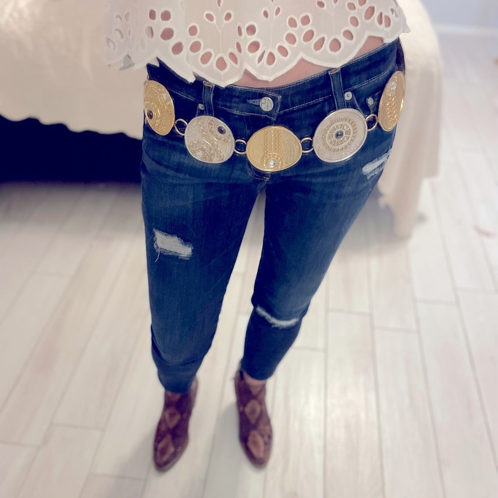 Chico’s Chunky Medallion Adjustable Chain Belt - Picture 2 of 10